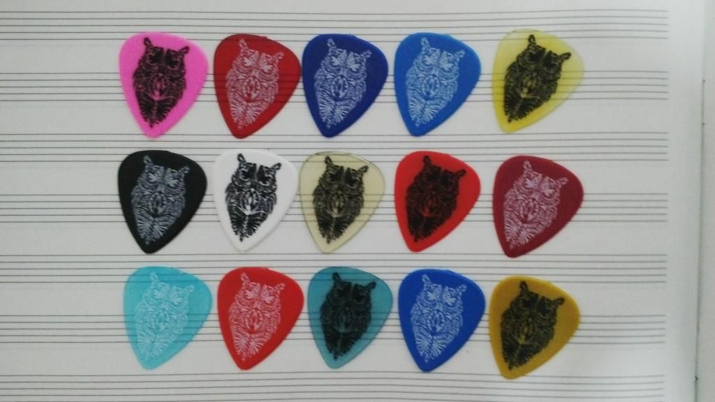 Pajuelas o Uñas de Guitarra Profesionales