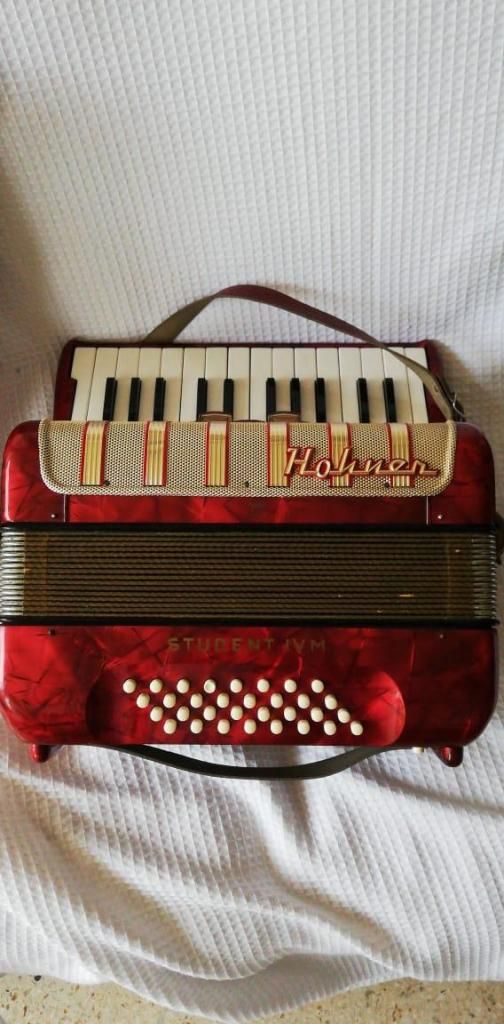 Se vende acordeon hohner como nuevo fulllll 