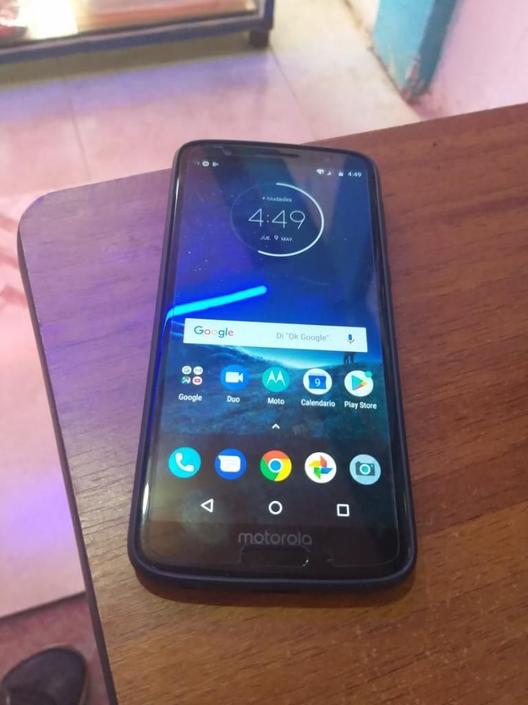 Moto G6 con Estuche Y Vidrio Y Cargador