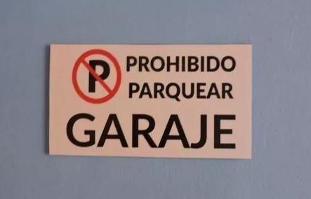 Prohibido Parquear Garaje