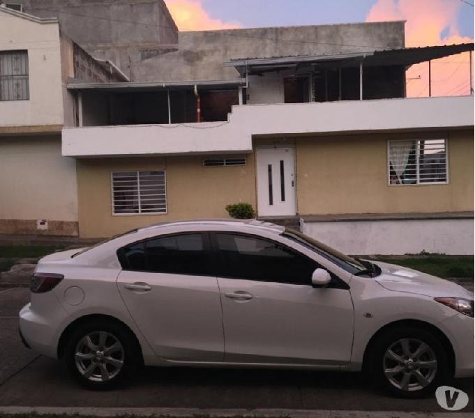 Se vende mazda 3 color blanco nevado - motor 1600