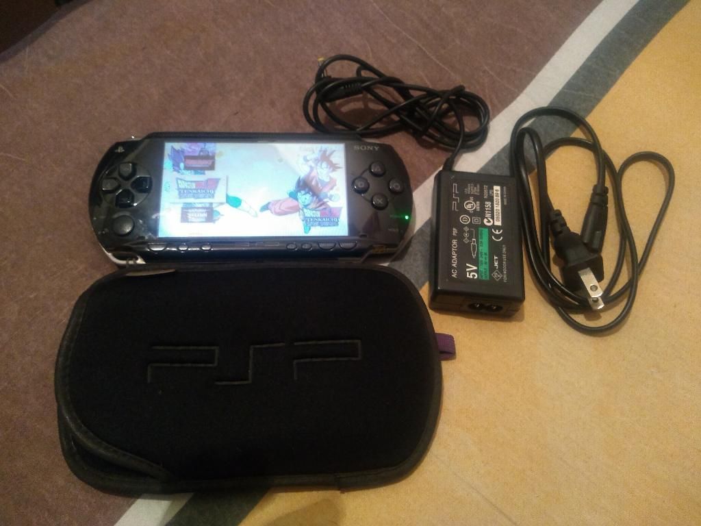 Vendo Psp con Su Cargador Y 10 Juegos