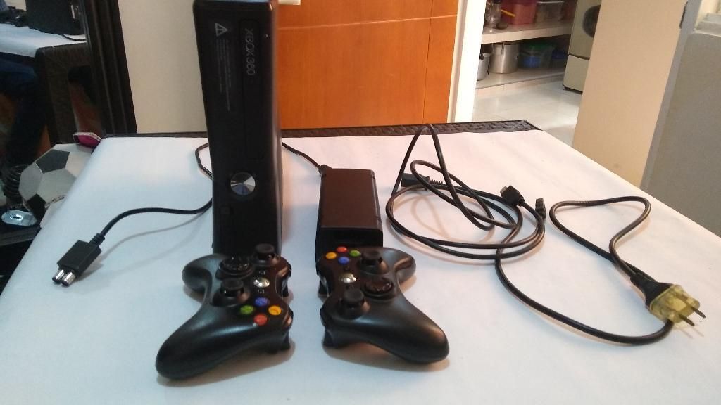 Xbox 360 Slim