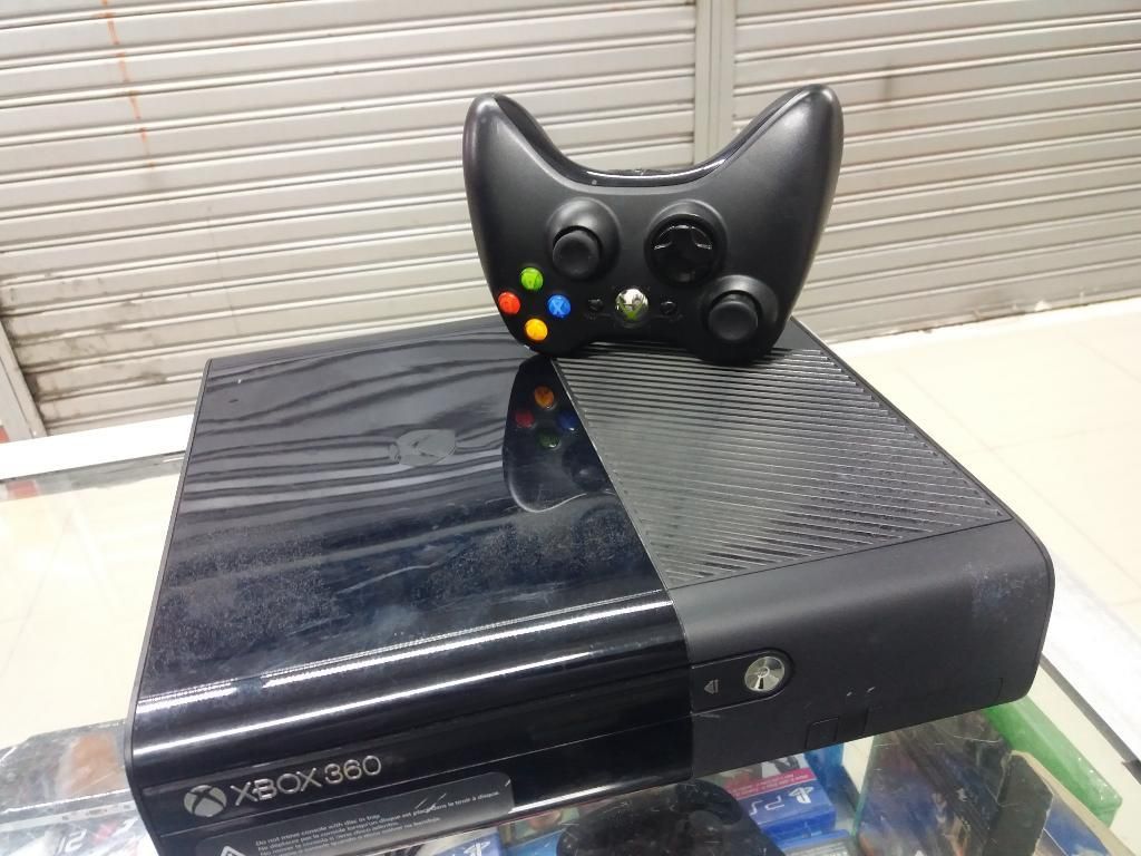 Xbox 360 Super Slim 4 Gb