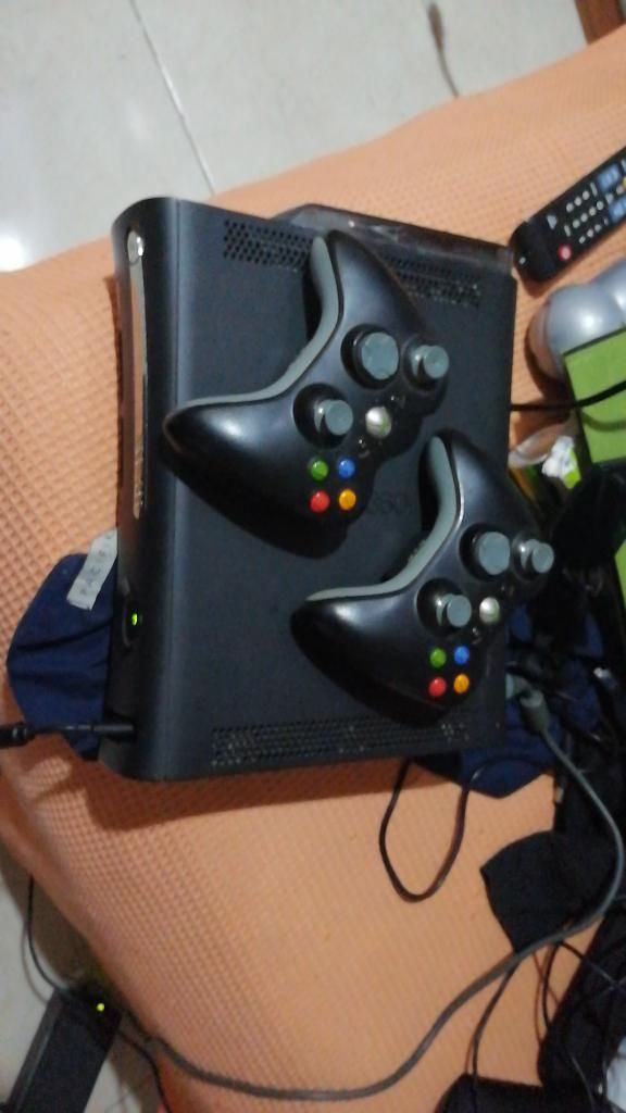 Xbox 360 con Kinect en Perfecto Estado