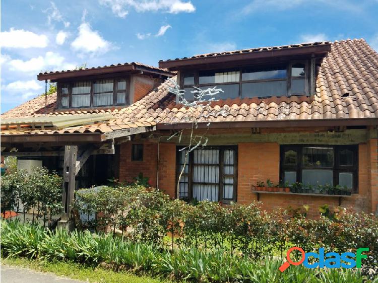 SE VENDE CASA CAMPESTRE