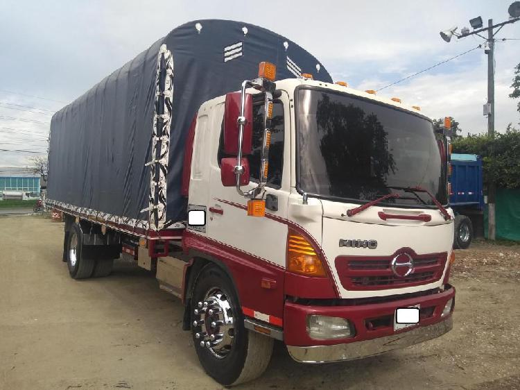 CAMION HINO ESTACAS GD 2008