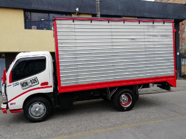 Hino dutro pro 300 modelo 2017