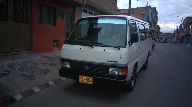 Microbús Nissan Urban 15 Pasajeros 1997