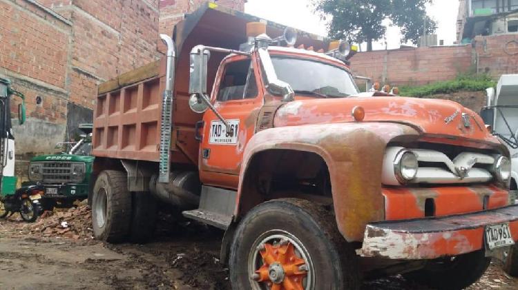 Se vende Volqueta Ford 1954