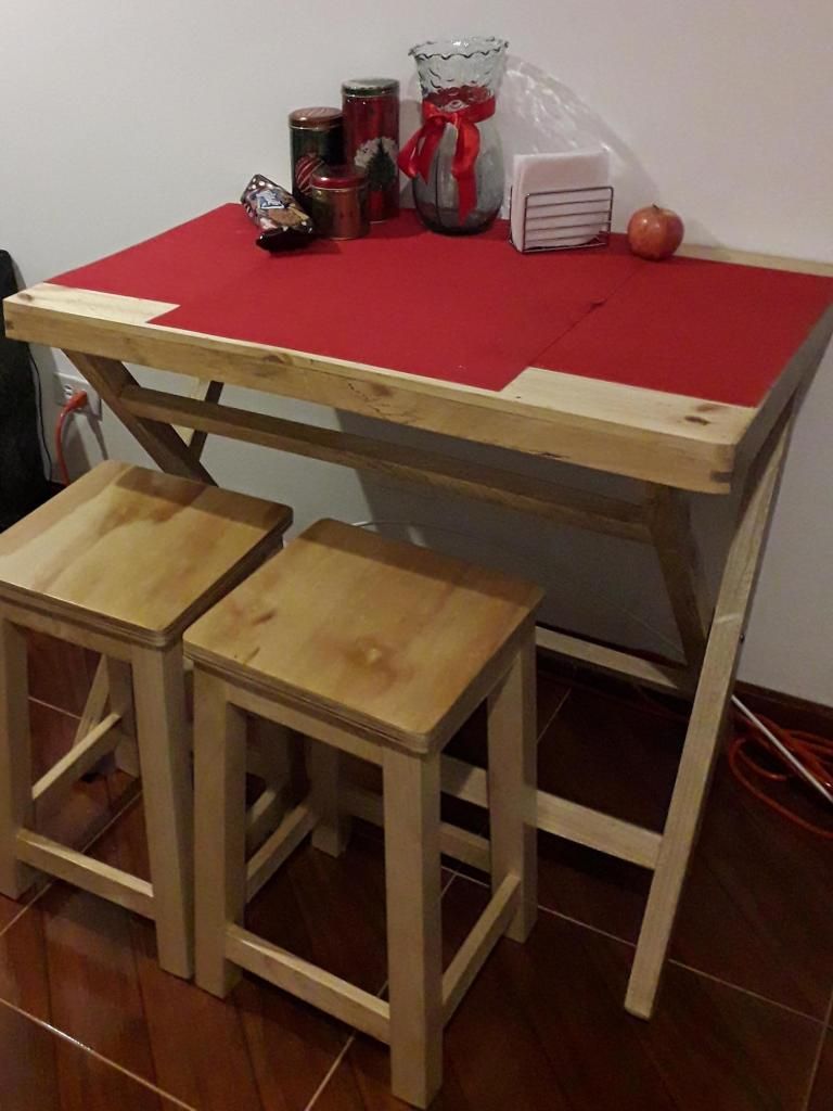 Mesa plegable en madera y 2 butacas