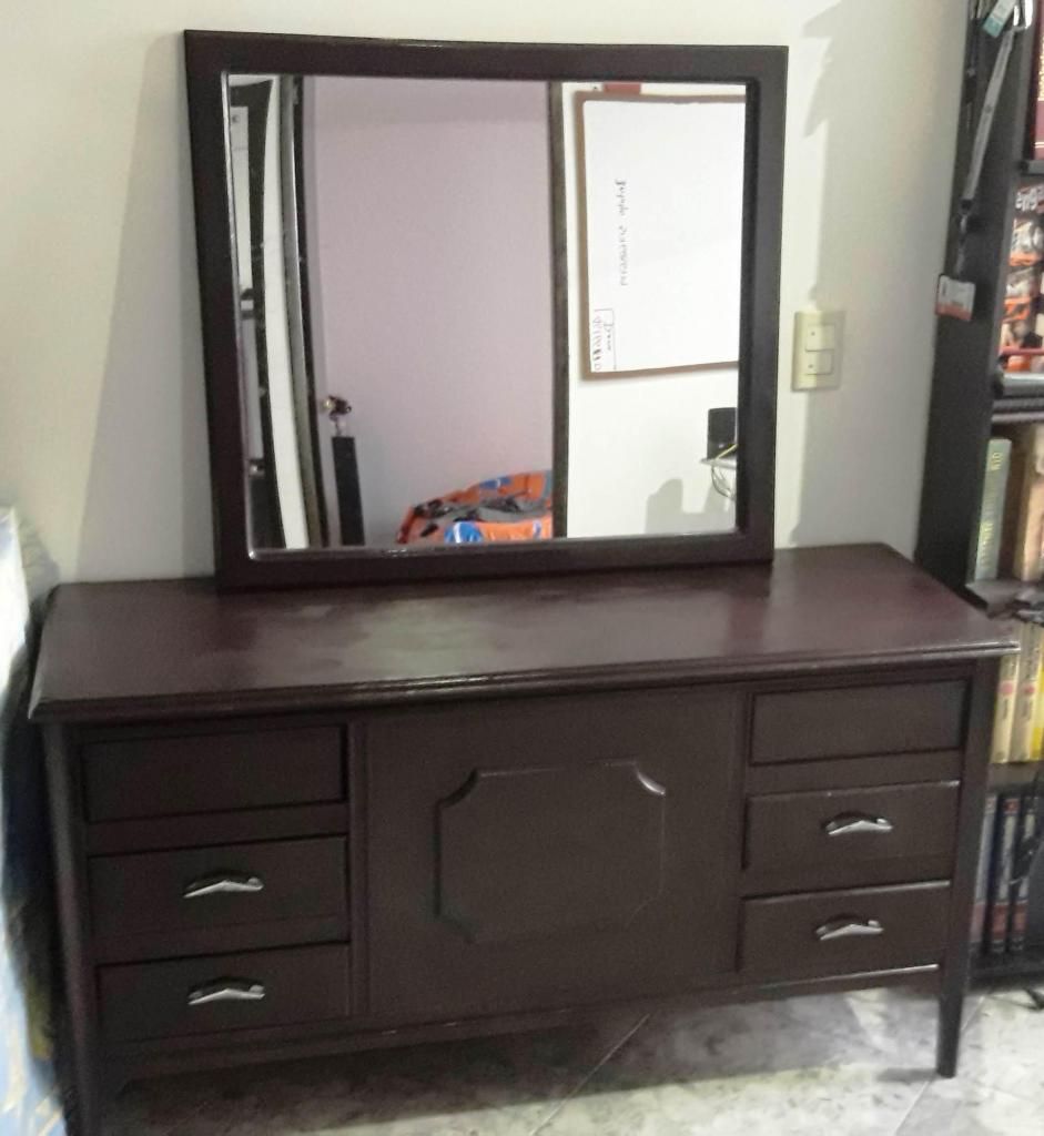 Mueble con Espejo Incluido