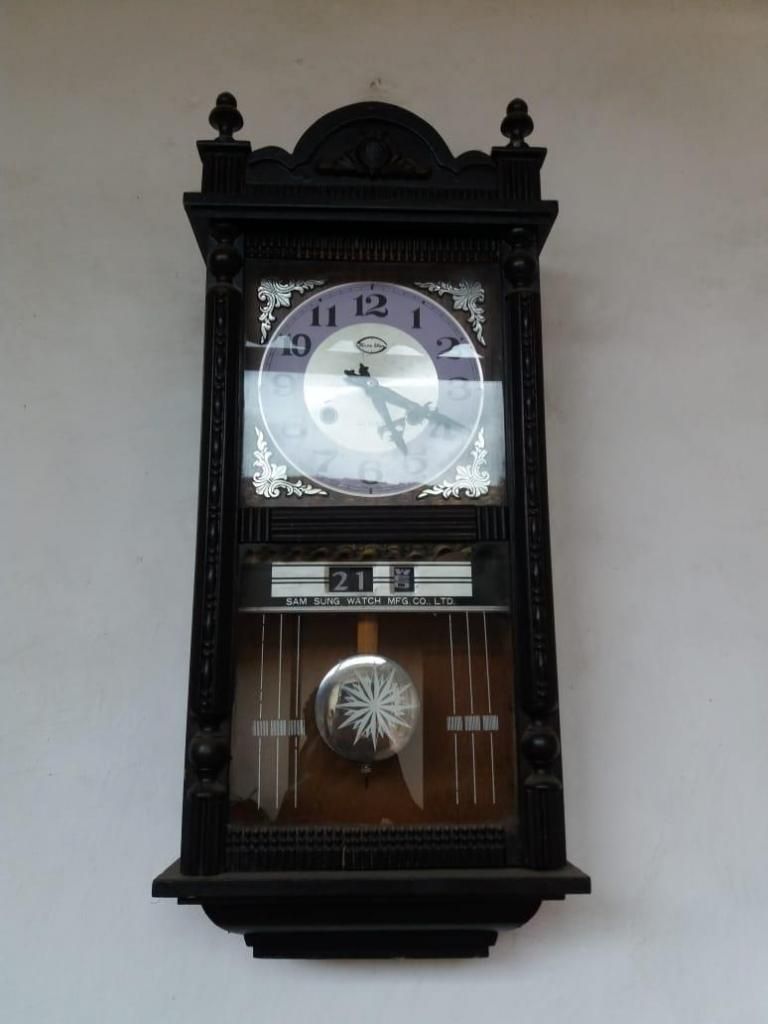 Reloj de pared antiguo