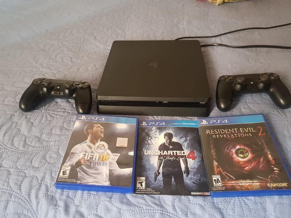 CONSOLA PS 4