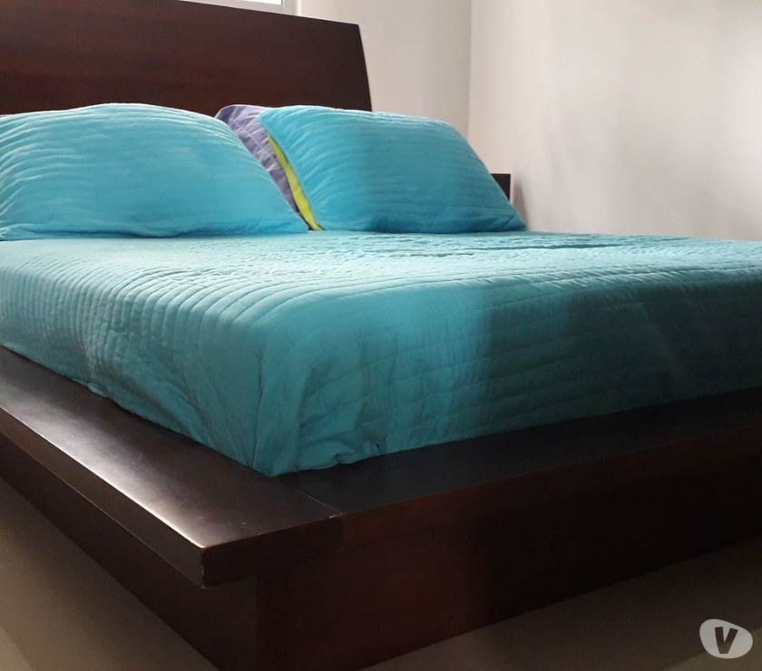 Oportunidad moderna cama de Casa Oben más nocheros y