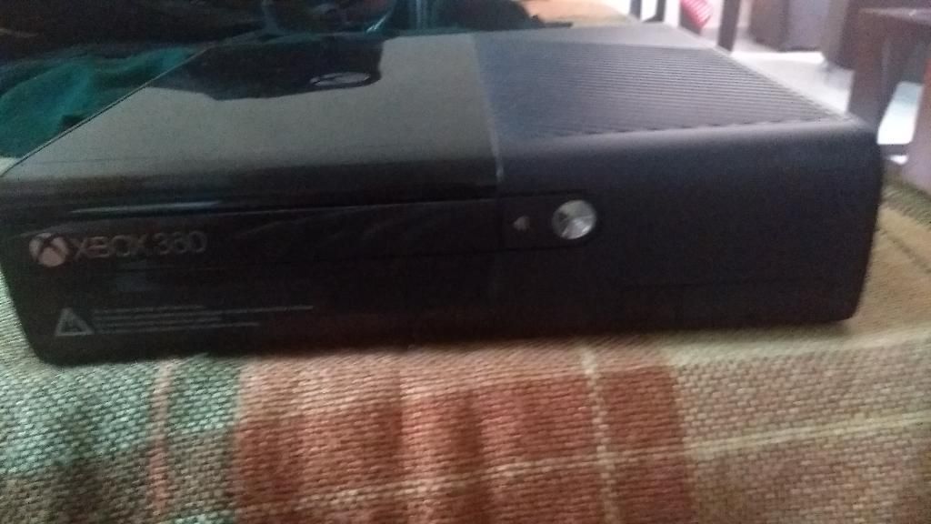 Xbox 360 con Un Control Y Upelicula