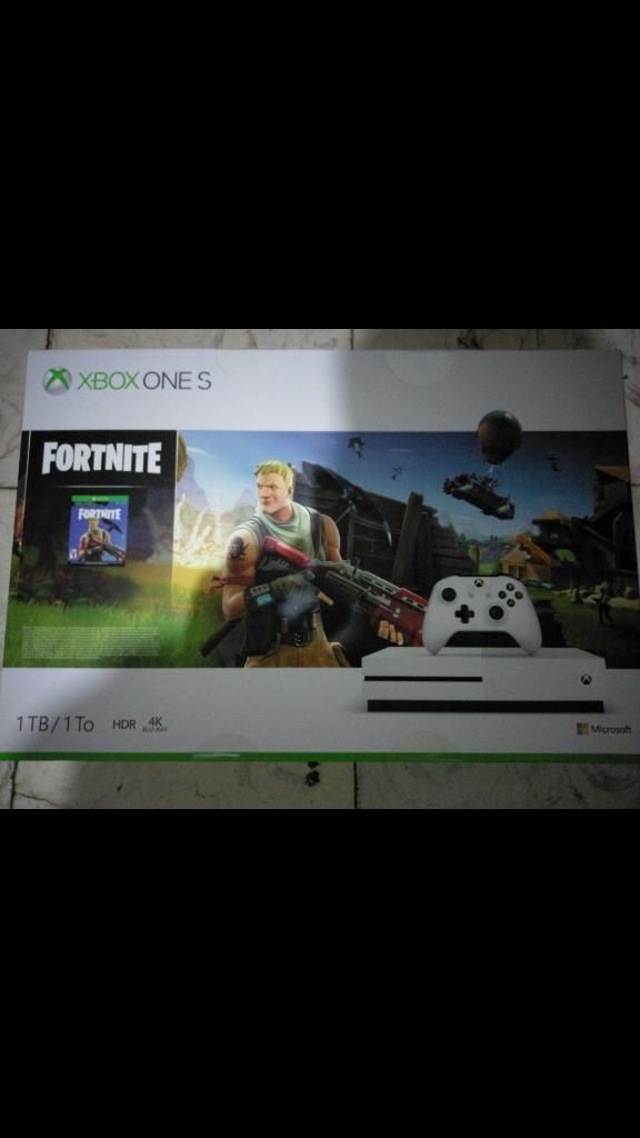 Xbox One S de 1 Tb con Fornite Nueva