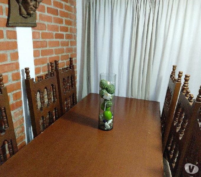 JUEGO DE COMEDOR SEIS PUESTOS EN MADERA