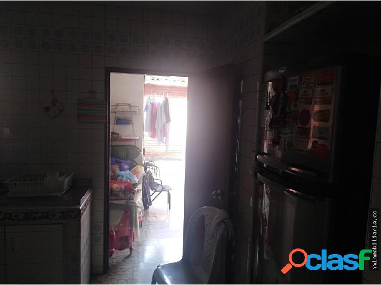 VENDO EN CALI, CASA EN LA FLORA
