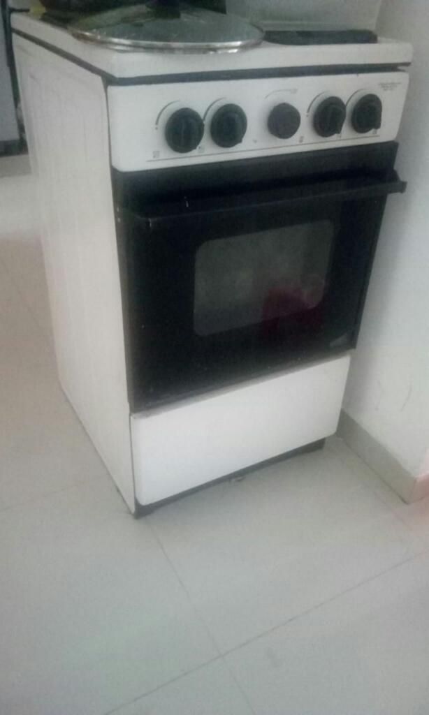 Vendo Estufa con Horno a Gas