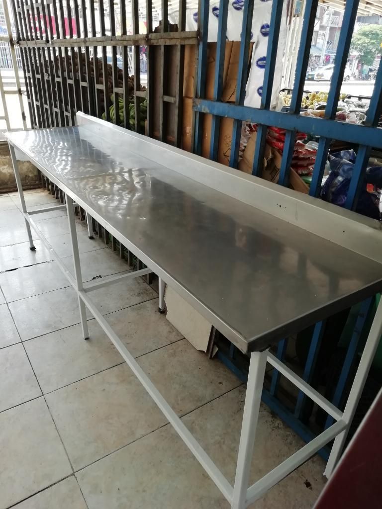 Se Vende Mesa en Acero