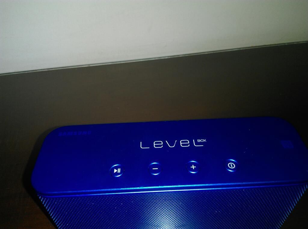 Vendo Parlante Level Box Mini con Blueto