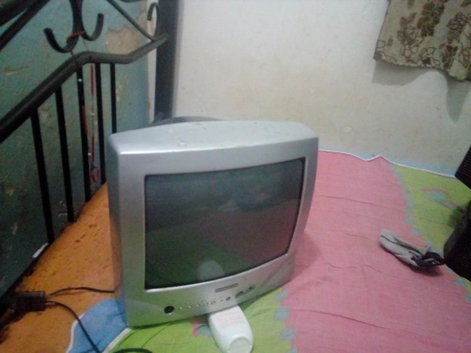 vendo televisor pequeño