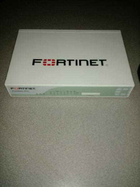 Cortafuegos Fortinet de 5 Puertos Nuevo