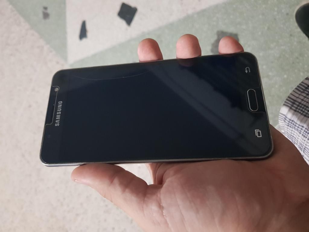 Samsung Galaxy J5 Metal 16gb negro -como nuevo-