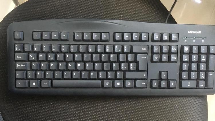 Vendo Teclado Y Fuente de Poder