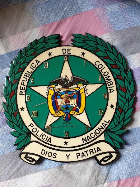 Reloj Escudo Policia Nacional