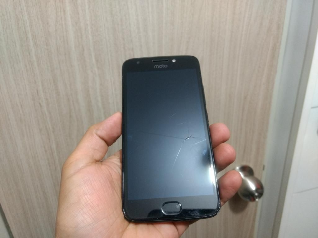 Celular Motorola E4