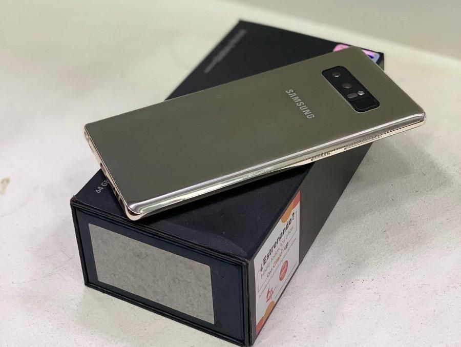 Samsung Galaxy Note 8 con Caja