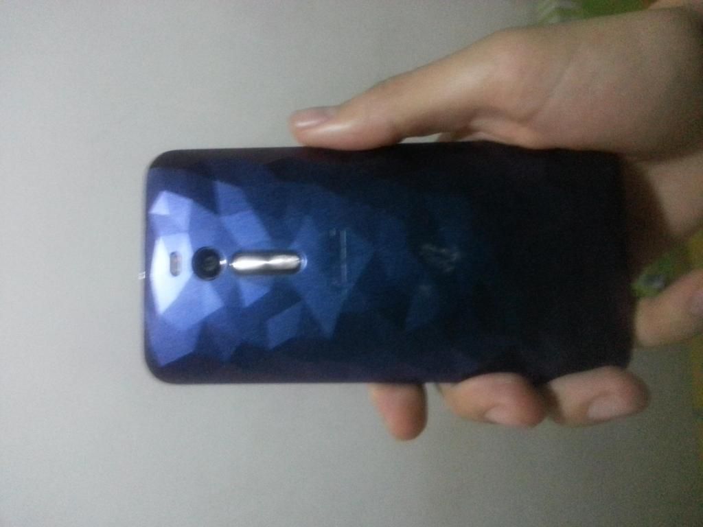 Vendo asus zenfone 2 deluxe 128 memoria interna