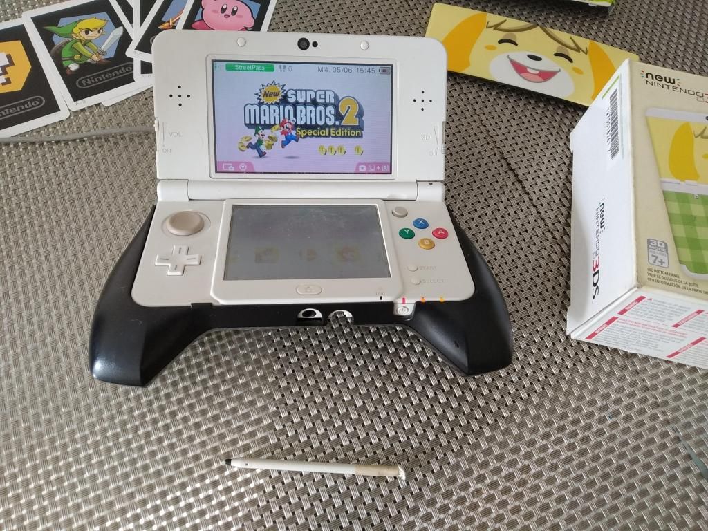 Nintendo New 3ds Programada Edición Especial Agarre