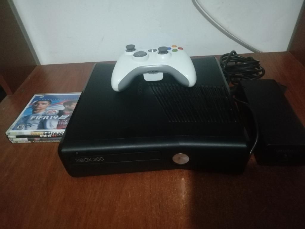 Xbox 360 Slim