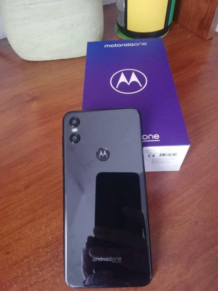 Vendo Motorola One. de 64 Gb Como Nuevo