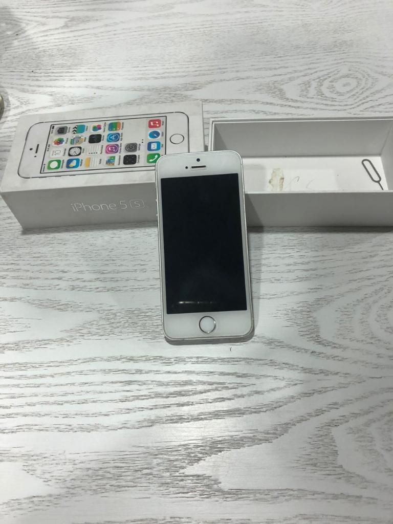 iPhone 5s Blanco 16gb con Caja Ycargador