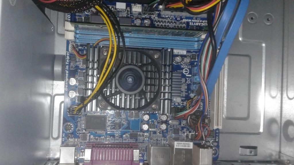 Combo Board Gigabyte GA-E350N ProcesadorRam DDR3 de 4 GB