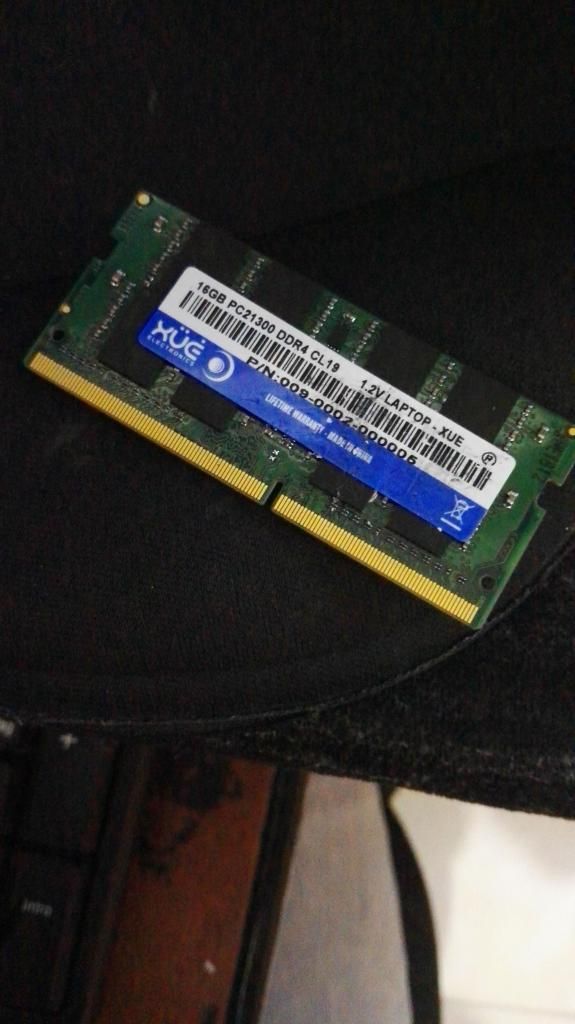 MEMORIA RAM DDR4 16GB PORTATIL Buen estado 