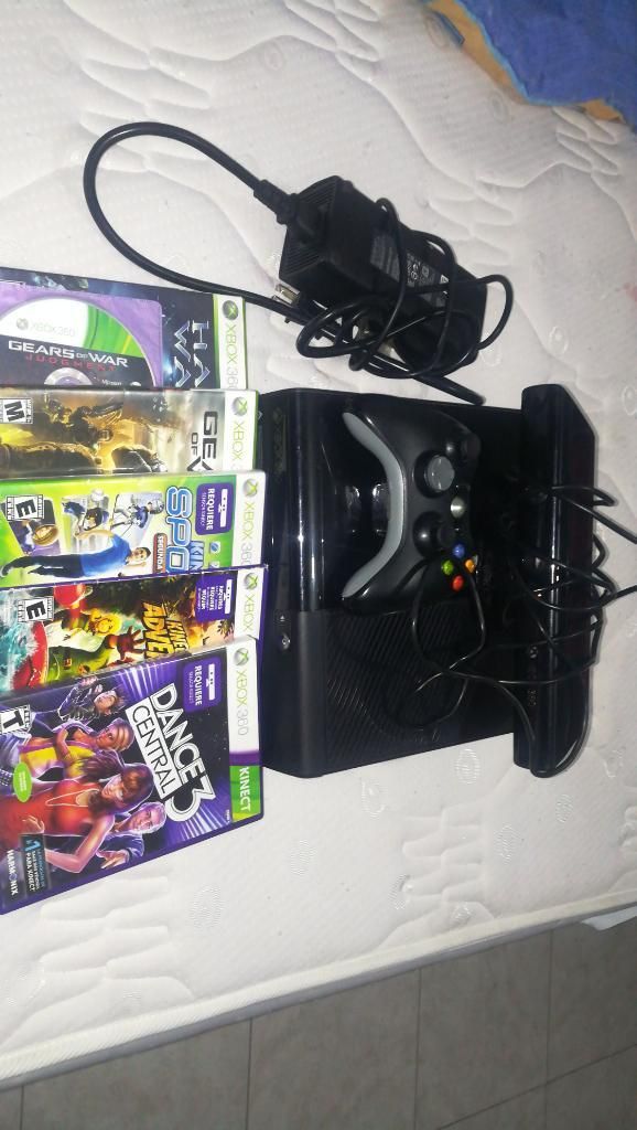 Vendo Xbox 360 con Kinect