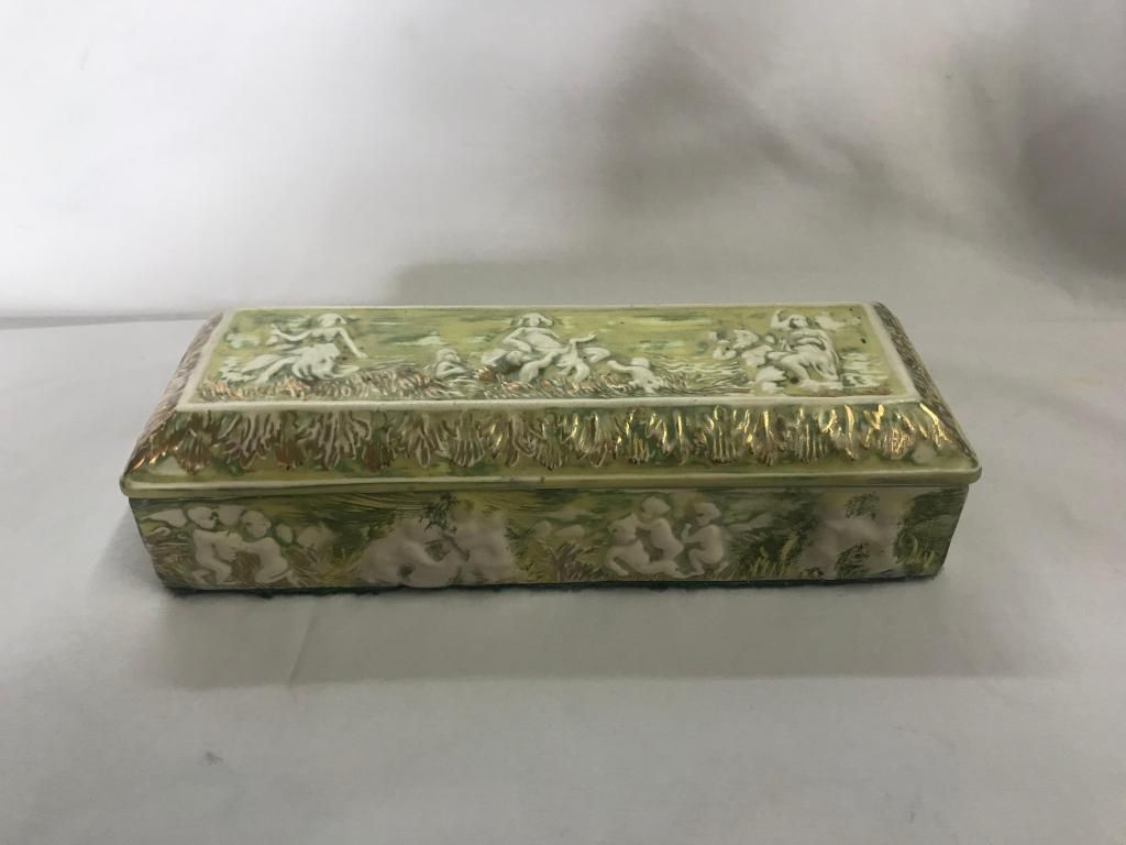 COFRE EN PORCELANA CAPODIMONTE