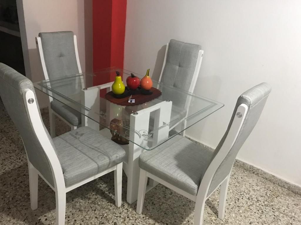 Vendo Juego de Sala Y Comedor