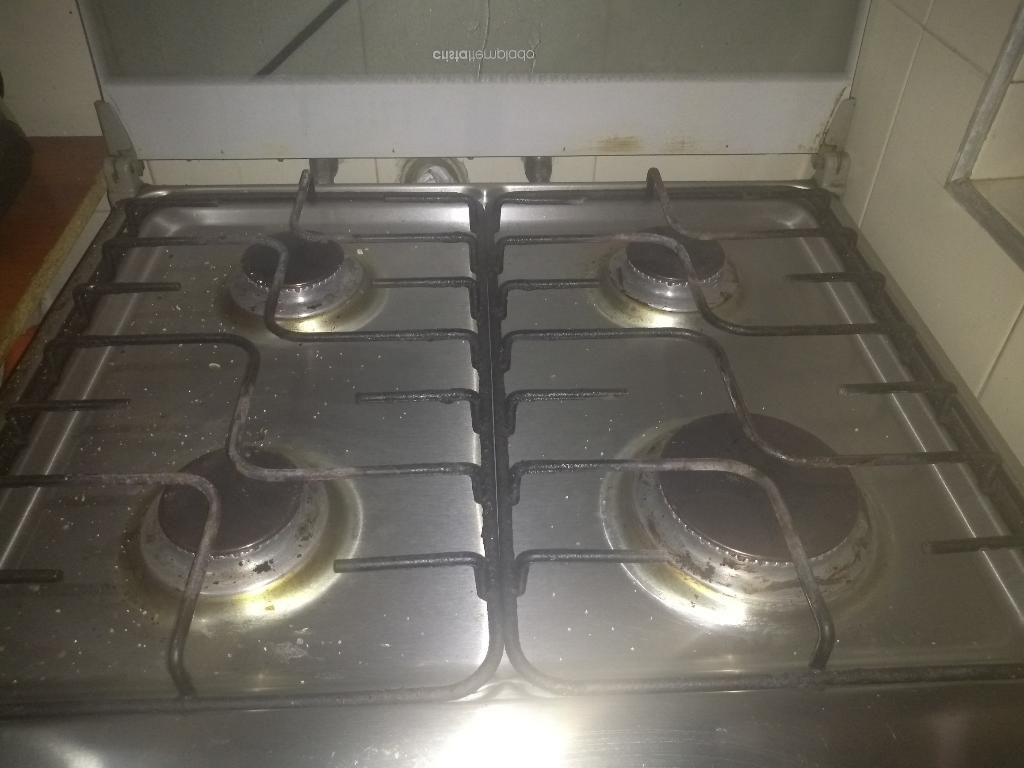 Estufa 4 Puestos con Horno a Gas