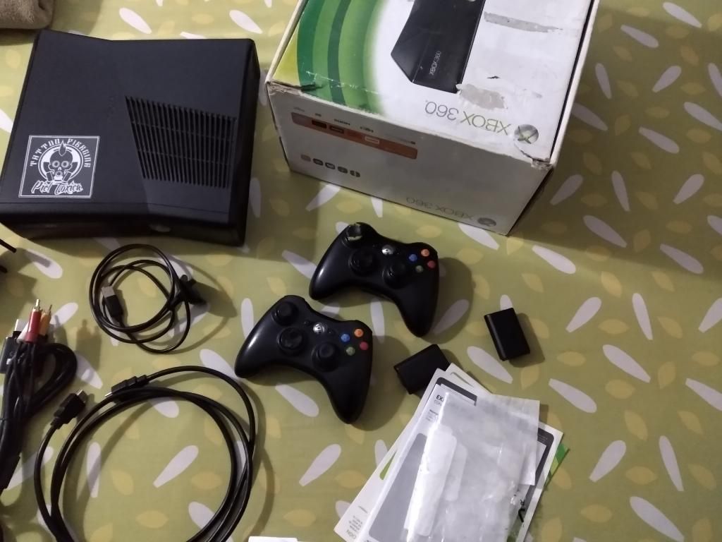 Xbox 360 Slim 3.0 Dos Controles