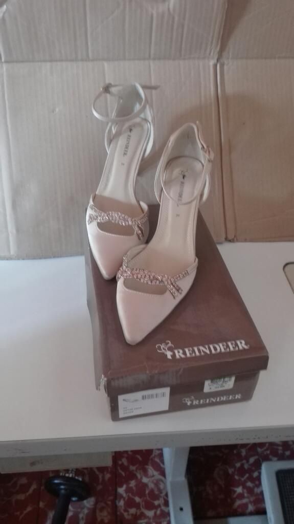 Se Venden Zapatos Reinder Talla 39