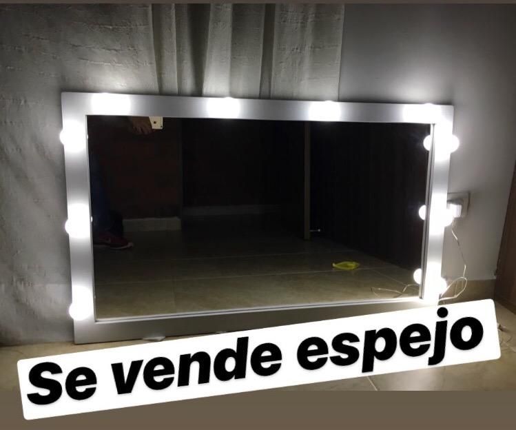 Se Vende Espejo con Luces