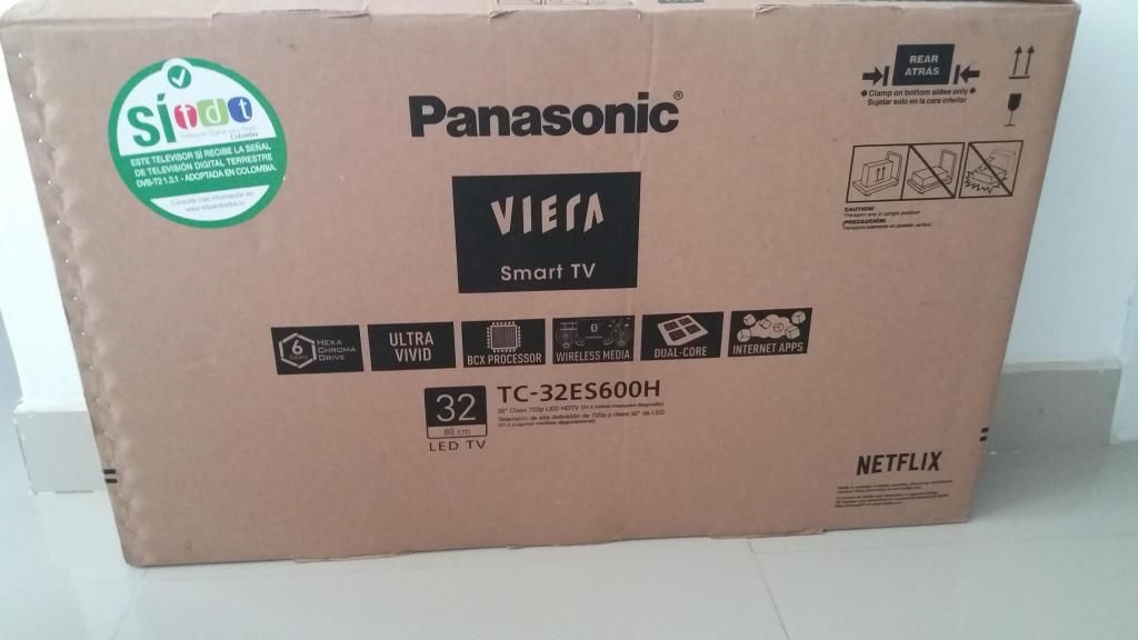 Televisor Panasonic VIERA de 32 Pulgadas Smart tv TDT, WIFI