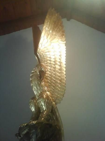 Vendo Hermosa Águila Tallada en Madera