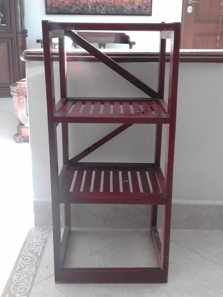 mesa multi usos. muy practica. medida 76 cm de alta por 34